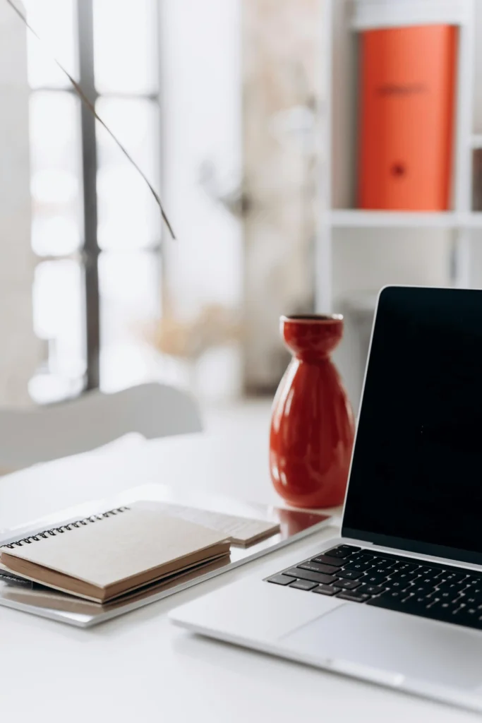 que notebook comprar para estudiar o trabajar desde casa